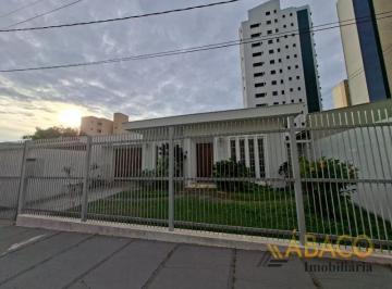 Casa · 200m² · 4 Quartos · 8 Vagas · Casa para alugar em Centro de 200.00m² com 4 Quartos, 2 Suites e 8 Garagens