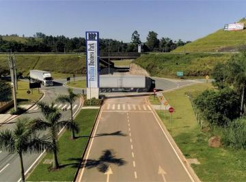 Comercial · 2866m² · 12 Vagas · Galpão / Depósito / Armazém para alugar em Centro de 2866.00m² com 12 Garagens