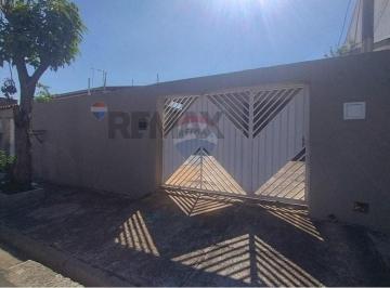 Casa · 250m² · 3 Quartos · 4 Vagas · Casa para alugar em Parque Do Horto de 250.00m² com 3 Quartos e 4 Garagens