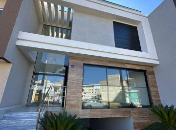 Casa · 168m² · 3 Quartos · 2 Vagas · Sobrado para venda em Campo De Santana de 168.00m² com 3 Quartos, 3 Suites e 2 Garagens