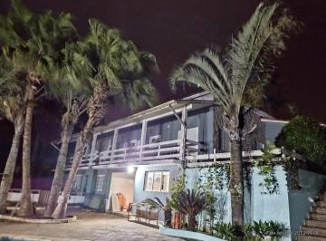 Casa · 1200m² · 4 Quartos · 10 Vagas · Casa de Condomínio para venda em Portal Das Acácias de 1200.00m² com 4 Quartos, 3 Suites e 10 Garage