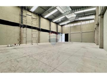 Comercial · 891m² · 3 Vagas · Galpão / Depósito / Armazém para alugar em Vale Das Cigarras de 891.14m² com 3 Garagens