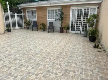 Casa · 412m² · 3 Quartos · 5 Vagas · Casa para venda em Barreirinha de 412.00m² com 3 Quartos, 1 Suite e 5 Garagens