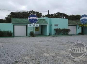 Comercial · 200m² · 8 Quartos · 18 Vagas · Prédio Comercial para venda em Balneário Ipacaraí de 200.00m² com 8 Quartos, 8 Suites e 18 Garagens