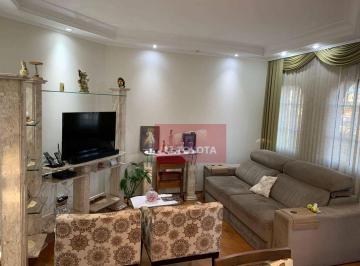 Casa · 240m² · 5 Quartos · 4 Vagas · Sobrado para venda em Jardim Santa Mena de 240.00m² com 5 Quartos, 1 Suite e 4 Garagens
