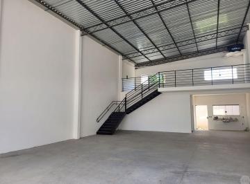 Comercial · 254m² · 3 Vagas · Galpão / Depósito / Armazém para alugar em Jardim Santa Helena de 254.00m² com 3 Garagens