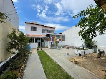 Casa · 240m² · 4 Quartos · 5 Vagas · Casa para venda em Vila Jardini de 240.00m² com 4 Quartos e 5 Garagens