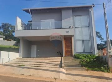 Casa · 222m² · 4 Quartos · Casa de Condomínio para alugar em Nova Jaguariúna Ii de 222.00m² com 4 Quartos e 4 Suites