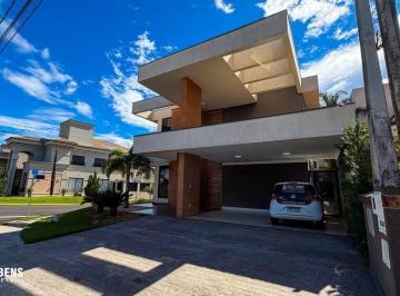 Casa · 247m² · 4 Quartos · 4 Vagas · Casa de Condomínio para alugar em Parque Residencial Damha V de 247.00m² com 4 Quartos, 4 Suites e 4