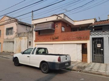 Casa · 320m² · 3 Quartos · 2 Vagas · Casa para alugar em Vila Augusta de 320.00m² com 3 Quartos e 2 Garagens