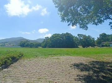 73ce21886e99c71e18d9518159b44a8ec7a61a40 · Terreno no Costão Golf em Florianópolis.