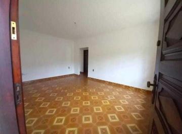 Casa · 180m² · 3 Quartos · 2 Vagas · Casa à Venda com 180m², 3 dormitórios, 1 suíte, 2 salas e 2 vagas!!!