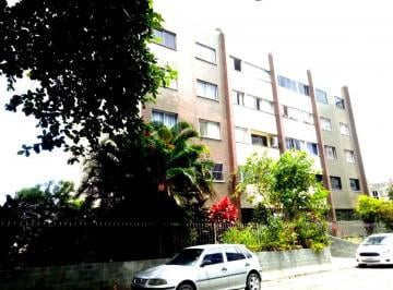 Apartamento · 80m² · 2 Quartos · 1 Vaga · Apartamento 2/4 suíte na Federação, Salvador-BA: ampla área de 80m², ótima ventilação, garagem cober
