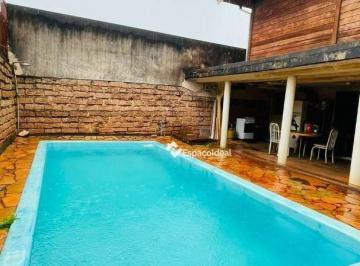 5563bf414ace8caaa94d3df994422a119ee84859 · Casa de Madeira Nobre no Centro | 4 Dormitórios e 2 Suítes
