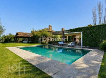 0c70d032 · Casa em Condomínio, 3 dormitórios, 421 m², em Chapéu do Sol