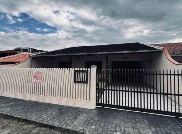 Foto 01 · Venha se encantar com esta maravilhosa casa semi-mobiliada no coração de Penha-SC!