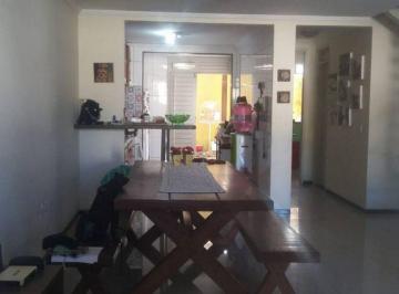 Casa de 3 quartos, Poá · Sobrado à venda em Calmon Viana bem localizado