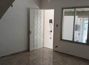 Casa · 129m² · 2 Quartos · 3 Vagas · Sobrado para venda em Centro de 129.00m² com 2 Quartos, 1 Suite e 3 Garagens