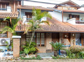 Casa · 95m² · 2 Quartos · 2 Vagas · Bela casa em condominio Zona Sul !
