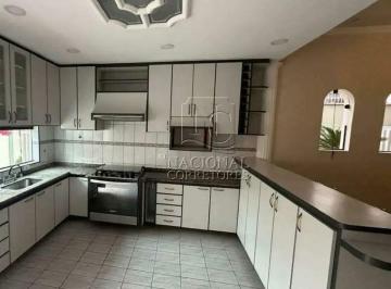 Casa · 198m² · 4 Quartos · 4 Vagas · Sobrado amplo com 4 dormitórios, 1 suíte, 4 vagas.
