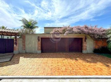 Casa · 4 Quartos · 4 Vagas · Villa Thuring: Charme rústico, vida ao ar livre e uma casa feita para reunir no Jardim Acapulco.