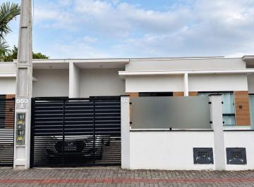 Casa · 50m² · 2 Quartos · 1 Vaga · Casa à venda no bairro Meia Praia - Navegantes/SC