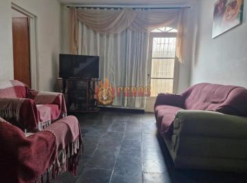 Casa · 162m² · 4 Quartos · 4 Vagas · Sobrado à Venda com 4 Dormitórios, por R$ 480.000,00 no Jardim Simus - Sorocaba/