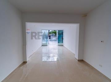 Comercial · 47m² · 1 Vaga · "Loja no Centro de Bertioga: Ótima Oportunidade!"