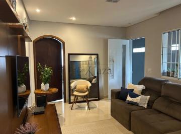 Casa · 202m² · 2 Quartos · 2 Vagas · Casa Térrea - Jardim Souto - 2 dormitórios - 171m²