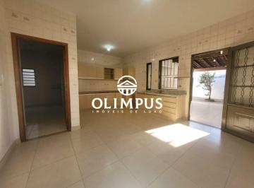 Casa · 208m² · 3 Quartos · 2 Vagas · Casa para Venda no Bairro Santa Mônica em Uberlândia