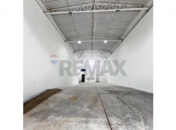 Comercial · 180m² · 2 Vagas · Galpão / Depósito / Armazém para alugar em Cerâmica de 180.00m² com 2 Garagens