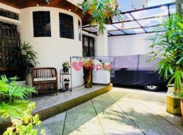 Casa · 350m² · 4 Quartos · 1 Vaga · Casa de Alto Padrao Totalmente Reformada com Piscina e Vista Panoramica para o Cristo Redentor e Pao