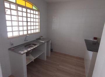 Casa de 2 quartos, Samambaia · Alugo uma excelente casa com dois quartos, sendo uma suíte, na QR 206, Conjunto 22, Samambaia Norte