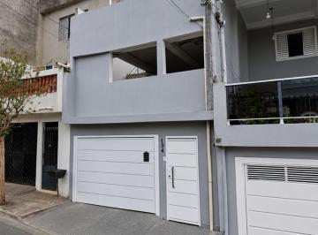 Casa de 6 quartos, Embu das Artes · Excelente Oportunidade: Imóvel Triplo para Renda Já Alugado!
