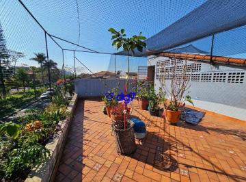 Casa · 330m² · 4 Quartos · 2 Vagas · Casa em rua silenciosa no Butantã
