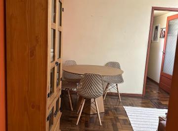 Apartamento · 92m² · 3 Quartos · Apartamento de 2 quartos e 2 banheiros no bairro Santa Cecília.