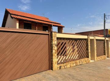 Casa · 350m² · 4 Quartos · 2 Vagas · Casa para venda em Jardim Leocádia de 350.00m² com 4 Quartos, 1 Suite e 2 Garagens