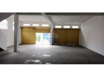 Comercial · 300m² · 4 Vagas · Imóvel Comercial para alugar em Jardim Das Cerejeiras de 300.00m² com 4 Garagens