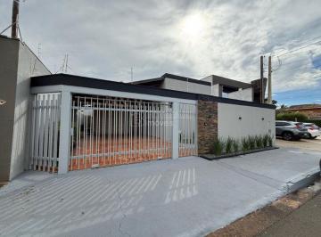 Casa · 207m² · 3 Quartos · 4 Vagas · Casa para venda em Jardim Das Roseiras de 207.00m² com 3 Quartos, 1 Suite e 4 Garagens