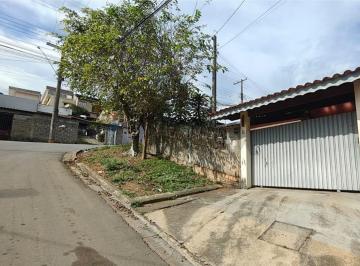 Casa · 182m² · 2 Quartos · 2 Vagas · Casa para venda em Cachoeira Abaixo de 181.58m² com 2 Quartos, 1 Suite e 2 Garagens