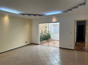 Casa · 276m² · 4 Quartos · 2 Vagas · Casa para venda e aluguel em Centro de 276.00m² com 4 Quartos, 1 Suite e 2 Garagens
