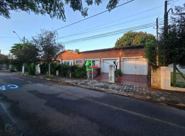 Casa · 1200m² · 3 Quartos · 3 Vagas · Casa para venda e aluguel em Centro de 1200.00m² com 3 Quartos e 3 Garagens