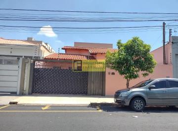 Casa · 230m² · 3 Quartos · 4 Vagas · Casa para alugar em Boa Vista de 230.00m² com 3 Quartos, 1 Suite e 4 Garagens