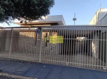 Casa · 211m² · 3 Quartos · 3 Vagas · Casa para alugar em Vila Aeroporto de 211.00m² com 3 Quartos, 1 Suite e 3 Garagens