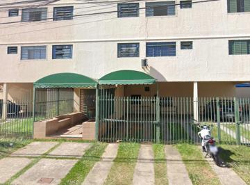 Apartamento de 2 quartos, Goiânia · Apto 2/4 2 banheiros