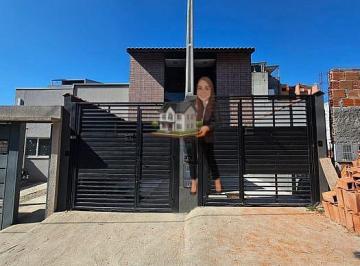 Casa · 2 Quartos · 1 Vaga · Sobrado geminado com 2 suítes e quintal no bairro Villa Real