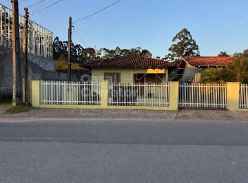 Casa · 96m² · 2 Quartos · 1 Vaga · Casa de alvenaria em terreno amplo no bairro Limoeiro, em Itajaí!