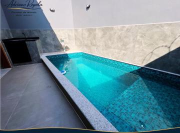 Casa de 2 quartos, Mongaguá · Casa com piscina poucos metros da praia