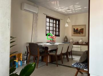Casa · 250m² · 3 Quartos · 2 Vagas · Casa para venda em Centro de 250.00m² com 3 Quartos e 2 Garagens