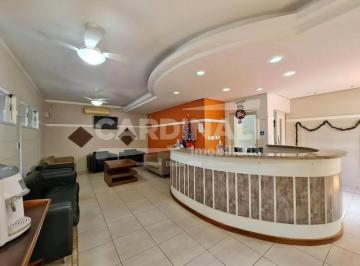 Comercial · 176m² · 2 Vagas · Sala Comercial para venda em Centro de 176.00m² com 2 Garagens